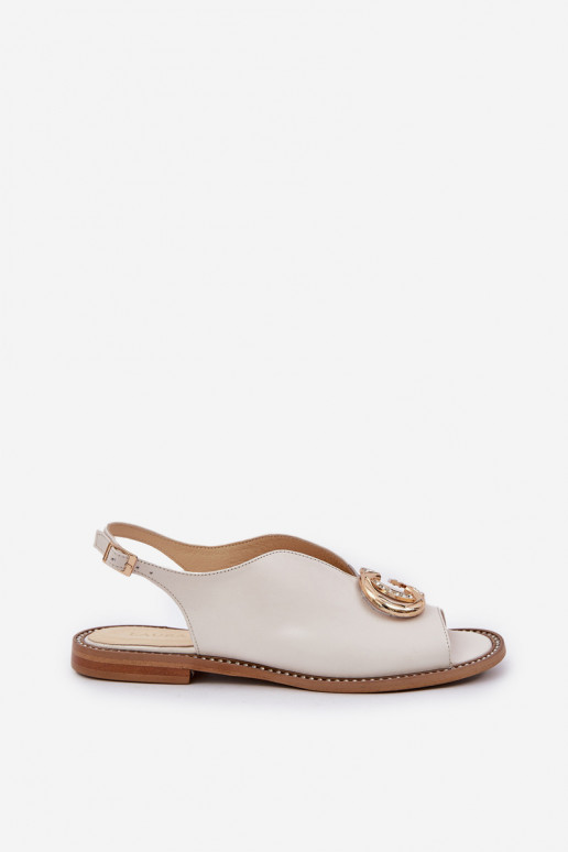 Pealistesandaalid laiade nööridega kaunistustega Laura Messi 2865 Elevandiluu värvi Pealistesandaalid laiade nööridega kaunistustega Laura Messi 2865 Elevandiluu värvi