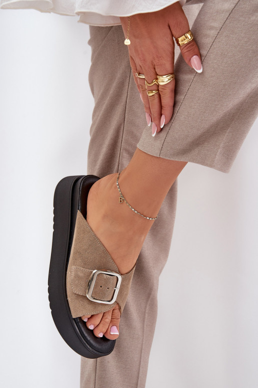 naiste seemisnahksed sussid neetide ja pandlaga platvormiga Zazoo 3019 beeži värvi naiste seemisnahksed sussid neetide ja pandlaga platvormiga Zazoo 3019 beeži värvi