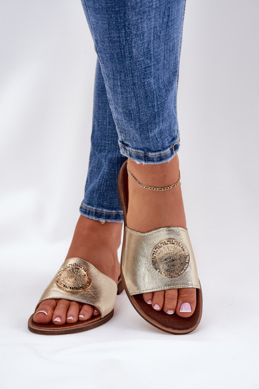 Zazoo 2938 Plätud naturaalsest nahast laiade nööridega kaunistustega Kuldset värvi Zazoo 2938 Plätud naturaalsest nahast laiade nööridega kaunistustega Kuldset värvi