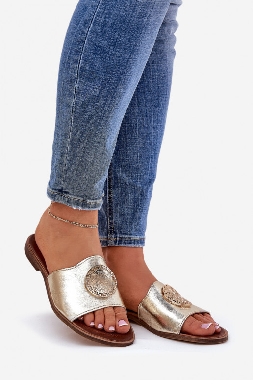 Zazoo 2938 Plätud naturaalsest nahast laiade nööridega kaunistustega Kuldset värvi Zazoo 2938 Plätud naturaalsest nahast laiade nööridega kaunistustega Kuldset värvi