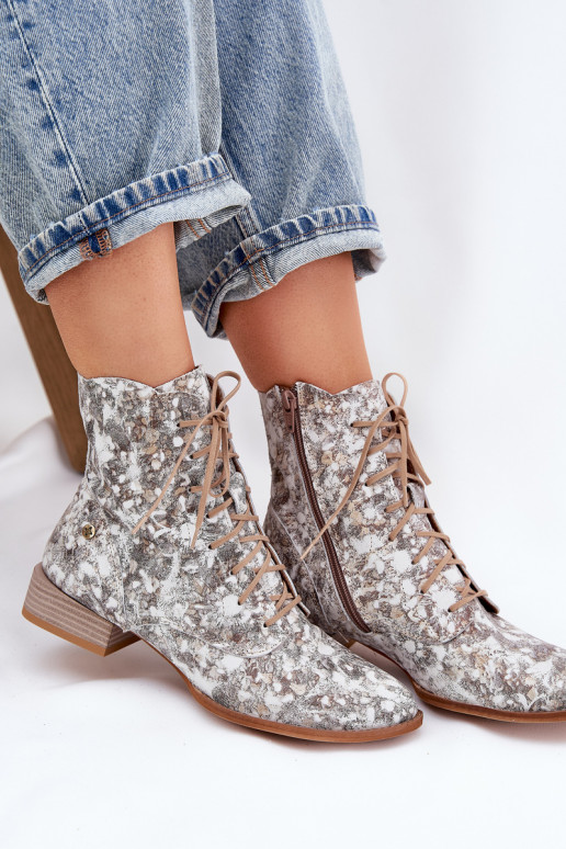 Pealhk Mustriline Pealiste poolsaapad laiade nööridega Sellel onciejka 06391-25 beeži värvi