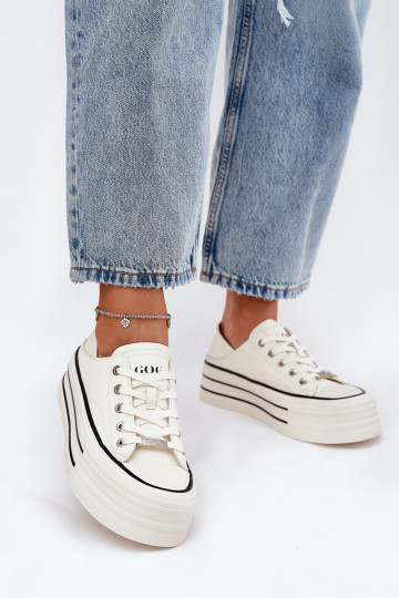 Pealhk naiste saapad platvormiga GOE RR2N4106 valget värvi 2