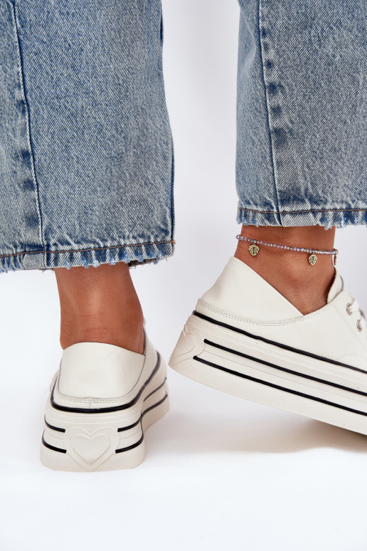 Pealhk naiste saapad platvormiga GOE RR2N4106 valget värvi Pealhk naiste saapad platvormiga GOE RR2N4106 valget värvi