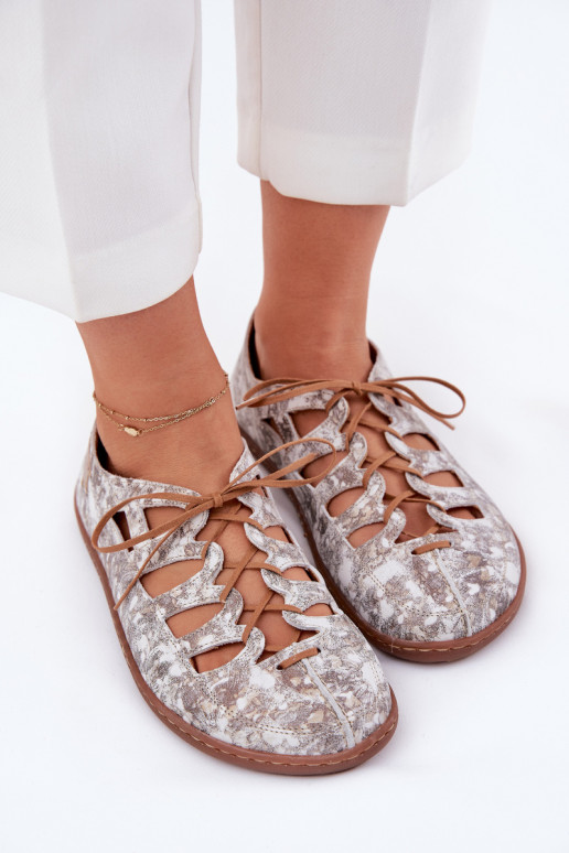 Baleriinad Väljalõigetega Sellel onciejka 06835-25/00-1 Kuldset värvi