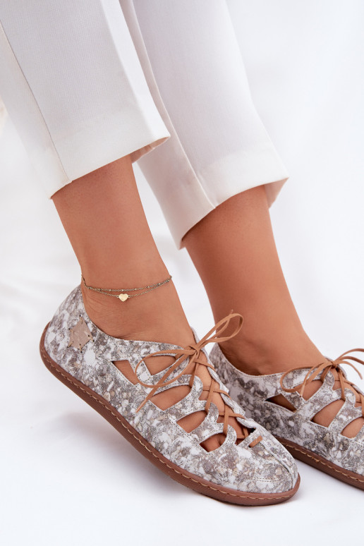 Baleriinad Väljalõigetega Sellel onciejka 06835-25/00-1 Kuldset värvi