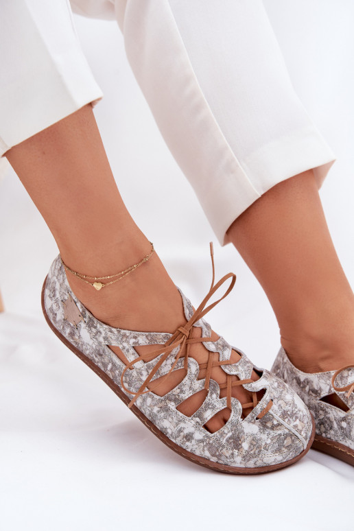 Baleriinad Väljalõigetega Sellel onciejka 06835-25/00-1 Kuldset värvi