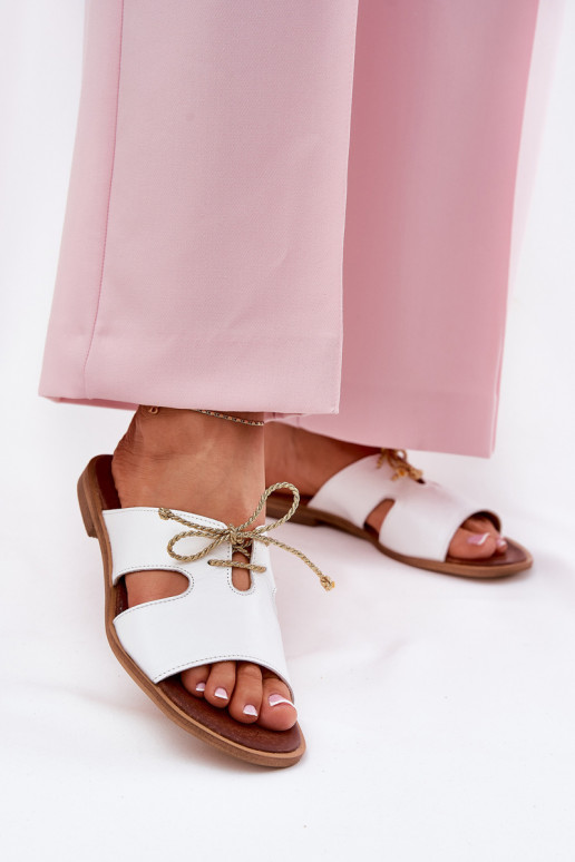 Plätud naturaalsest nahast Pealiste omad laiade nööridega Zazoo 3022 valget värvi