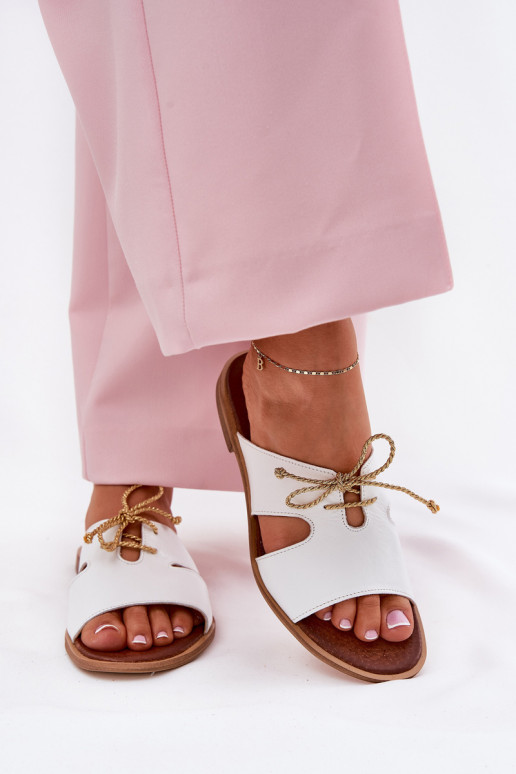 Plätud naturaalsest nahast Pealiste omad laiade nööridega Zazoo 3022 valget värvi