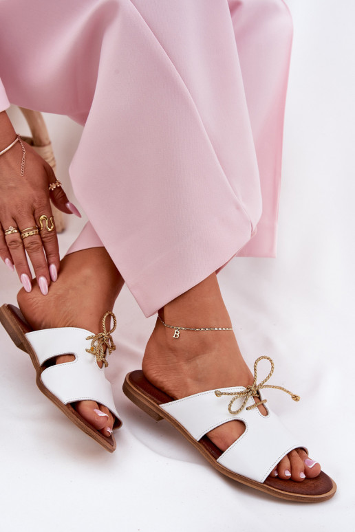 Plätud naturaalsest nahast Pealiste omad laiade nööridega Zazoo 3022 valget värvi