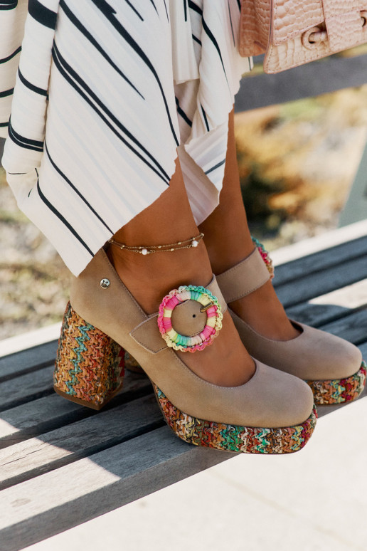 Kingad Koos punutisega kõrge jämeda kontsaga Ja platvorm Sellel onciejka 06839-04 beeži värvi Kingad Koos punutisega kõrge jämeda kontsaga Ja platvorm Sellel onciejka 06839-04 beeži värvi