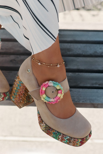 Kingad Koos punutisega kõrge jämeda kontsaga Ja platvorm Sellel onciejka 06839-04 beeži värvi 2