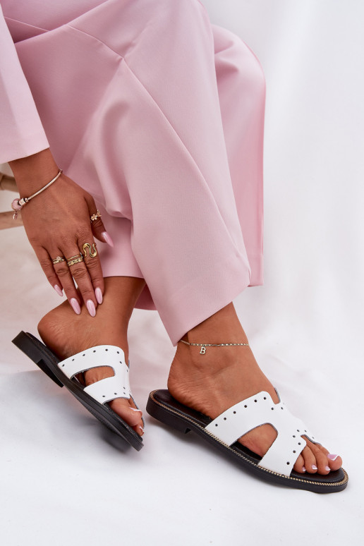 Zazoo 40326 Laque Pealiste omad Sussid Dekoratiivsete väljalõigetega valget värvi Zazoo 40326 Laque Pealiste omad Sussid Dekoratiivsete väljalõigetega valget värvi