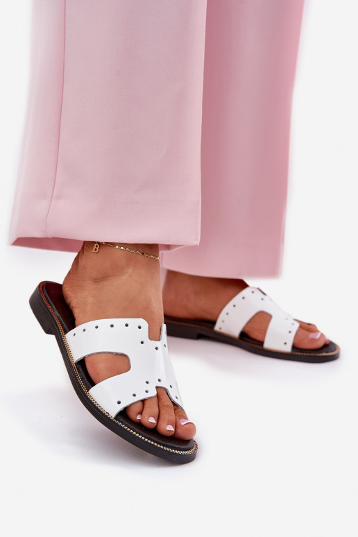 Zazoo 40326 Laque Pealiste omad Sussid Dekoratiivsete väljalõigetega valget värvi Zazoo 40326 Laque Pealiste omad Sussid Dekoratiivsete väljalõigetega valget värvi