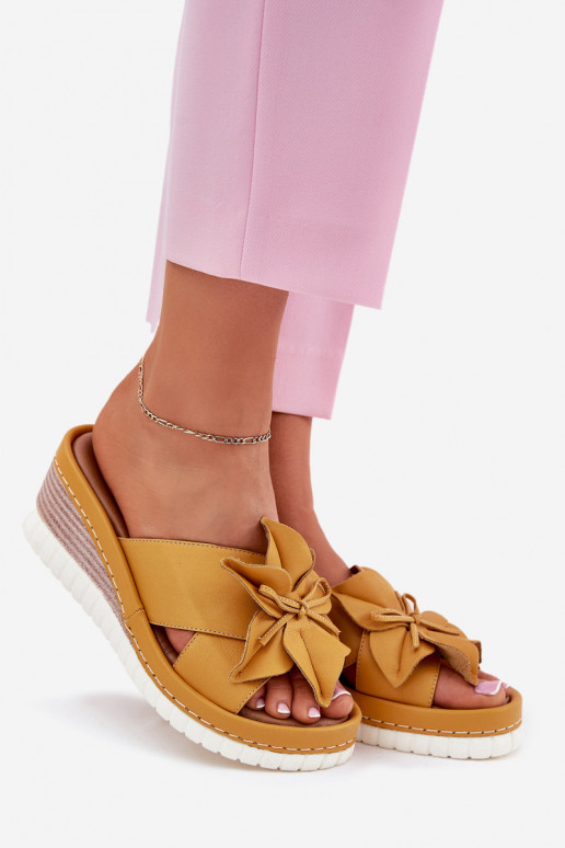 Plätud naturaalsest nahast Pealiste omad Kiilu peal Koos Ornate Lill Artiker 52C0504 Kollased