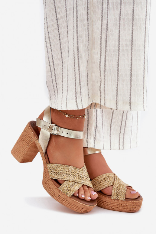 Pealistesandaalid Koos punutisega Passi juurdekach Zazoo 40460 Kuldset värvi Pealistesandaalid Koos punutisega Passi juurdekach Zazoo 40460 Kuldset värvi