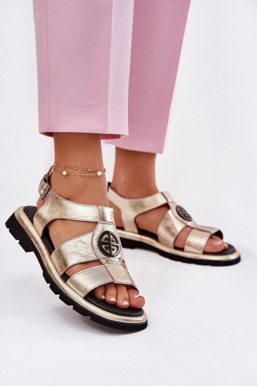 Pealistesandaalid Pealiste omad Laque Koos Ornate Detalem Artiker 56C0689 Kuldset värvi Pealistesandaalid Pealiste omad Laque Koos Ornate Detalem Artiker 56C0689 Kuldset värvi