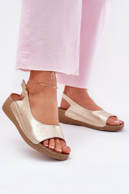 Pealistesandaalid Pealiste omad Kiilu peal Sellel onciejka L7069 -25 Kuldset värvi Pealistesandaalid Pealiste omad Kiilu peal Sellel onciejka L7069 -25 Kuldset värvi