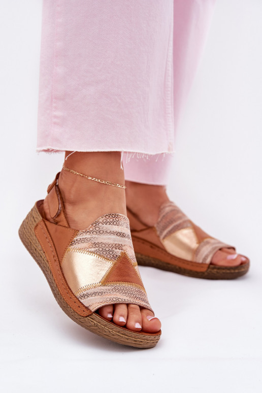 Pealistesandaalid Pealiste omad Kiilu peal Koos punutisega Sellel onciejka L7067-29 pruunid värvi Pealistesandaalid Pealiste omad Kiilu peal Koos punutisega Sellel onciejka L7067-29 pruunid värvi