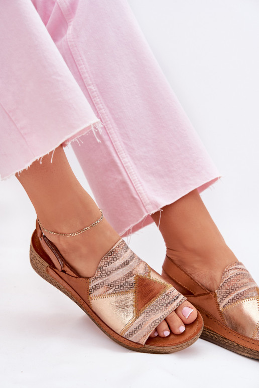 Pealistesandaalid Pealiste omad Kiilu peal Koos punutisega Sellel onciejka L7067-29 pruunid värvi Pealistesandaalid Pealiste omad Kiilu peal Koos punutisega Sellel onciejka L7067-29 pruunid värvi