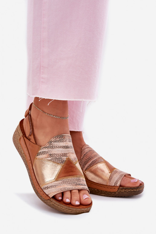 Pealistesandaalid Pealiste omad Kiilu peal Koos punutisega Sellel onciejka L7067-29 pruunid värvi Pealistesandaalid Pealiste omad Kiilu peal Koos punutisega Sellel onciejka L7067-29 pruunid värvi