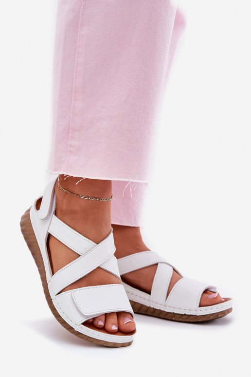 Pealistesandaalid Pealiste omad krõpsudega kinnitatav Sellel onciejka L6848-11 valget värvi Pealistesandaalid Pealiste omad krõpsudega kinnitatav Sellel onciejka L6848-11 valget värvi