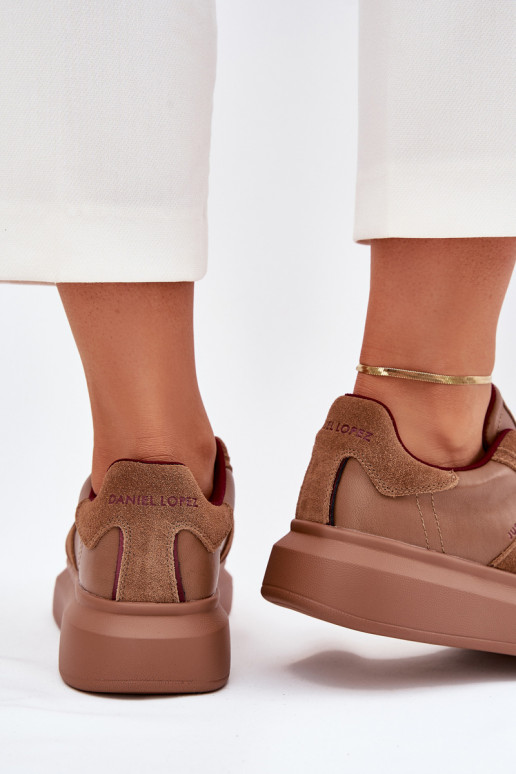 Pealhk Pealiste omad Sneakers tüüpi jalanõud platvormiga Daniel Lopez Just Dare SS2D4005 pruunid värvi Pealhk Pealiste omad Sneakers tüüpi jalanõud platvormiga Daniel Lopez Just Dare SS2D4005 pruunid värvi