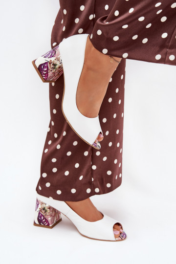 Nahkased kingad kaunistatud kontsadega Lejskis Shoes 2608/K valge värvi