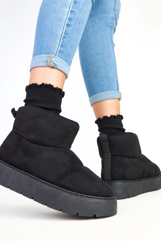 Mustad soojustatud talvesaapad...