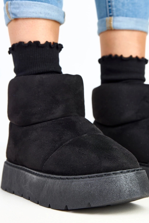 Mustad soojustatud talvesaapad...