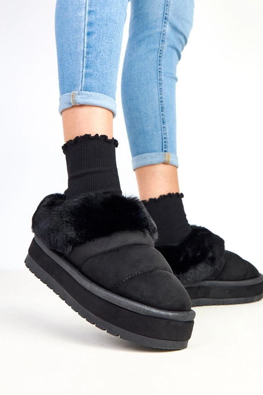 Mustad lühikesed talvesaapad,...