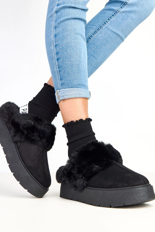 Mustad lühikesed, karusnahaga...