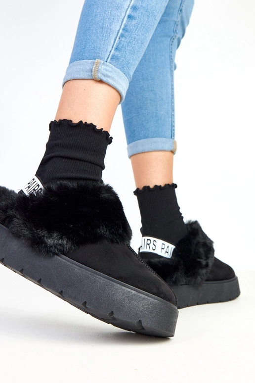 Mustad lühikesed, karusnahaga...