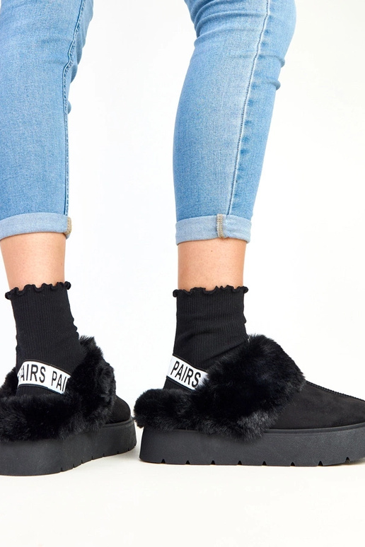 Mustad lühikesed, karusnahaga...