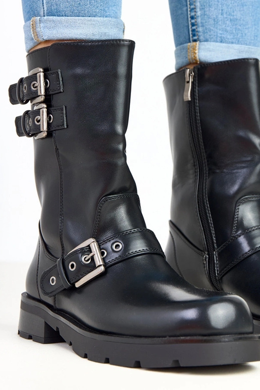 Mustad platvormsaapad dekoratiivsete... Mustad platvormsaapad dekoratiivsete...