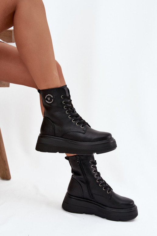 töötavad naiste pahkluu saapad soojendatud platvormiga ja dekoratiivsete detailidega Vinceza 16513 musta värvi