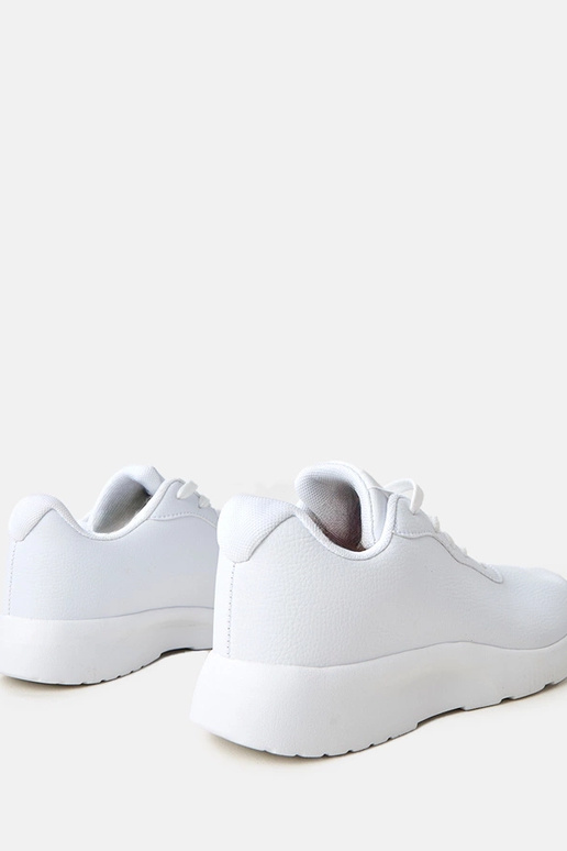 Valged meeste kõrge sportjalatsid...