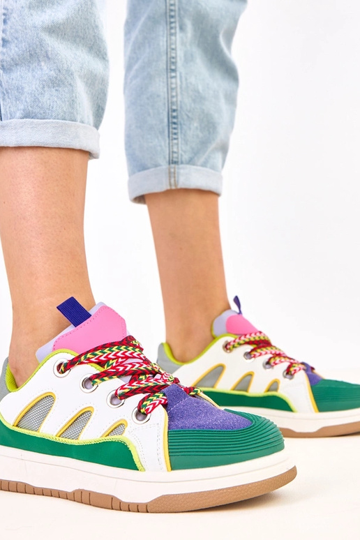 Rohelised sportjalatsid paksude...