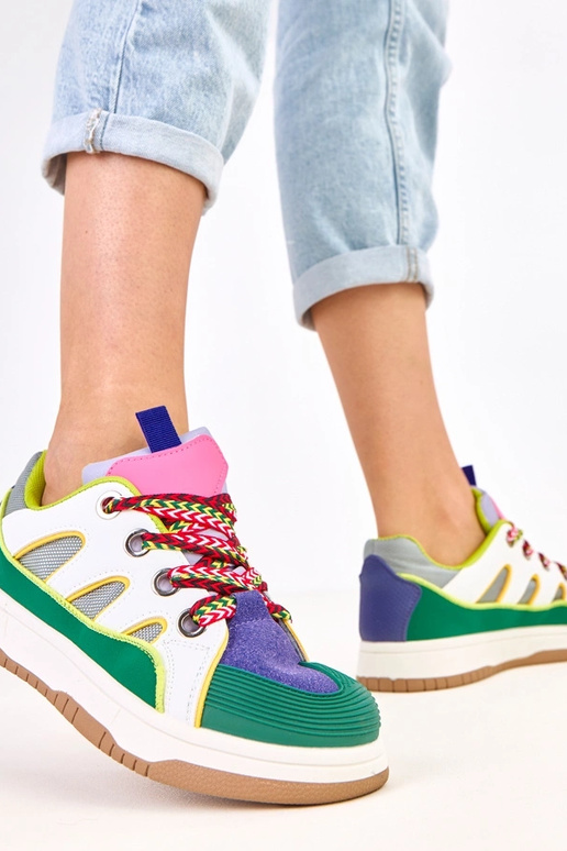 Rohelised sportjalatsid paksude...