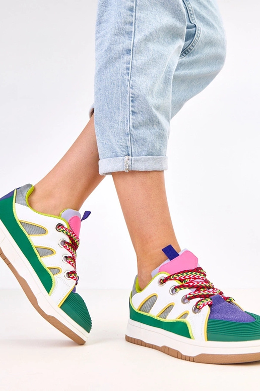 Rohelised sportjalatsid paksude...