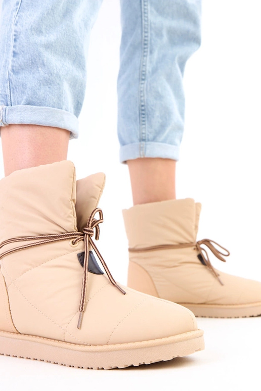 Smiltsede moterišed lume saapad...