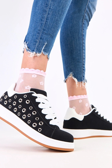 Mustad spordijalatsid... 2