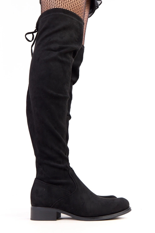 Mustad pikad saapad lamedal tallal...