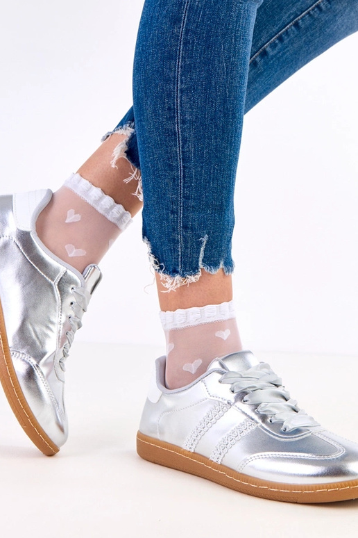 Hõbedased naiste spordijalatsid...