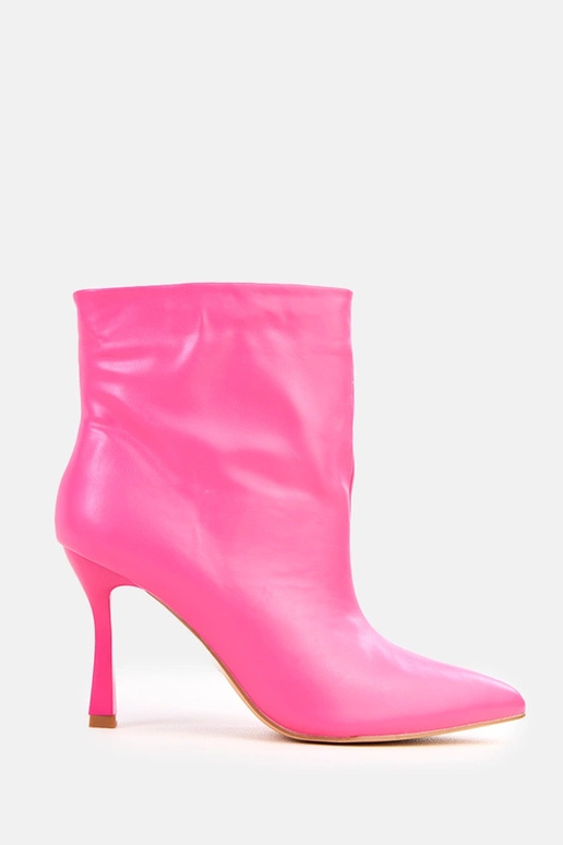 Roosad sisenemis-saapad...