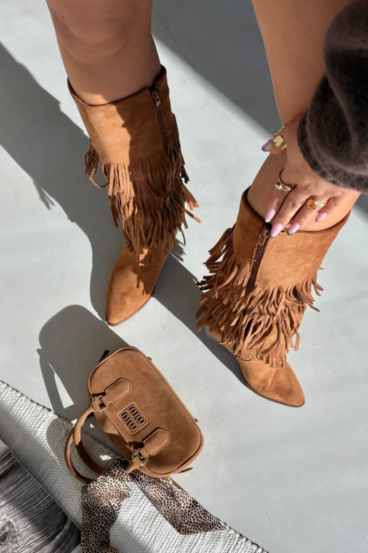 Brivina soojendatud pikad kauboisaapad kutidega pruuni värvi Brivina soojendatud pikad kauboisaapad kutidega pruuni värvi