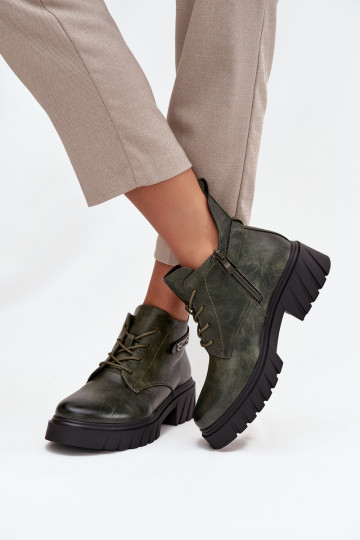 Sellel ondal voodriga Pealiste poolsaapad Klockis dekoreeritud kontsaga khakivärvi Therisse