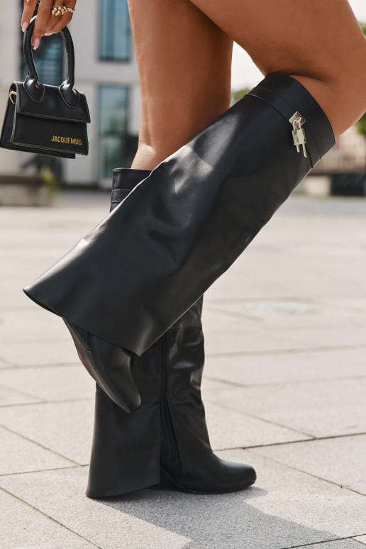 Naiste pikkade saapad platvormiga rihmade ja hõbedaste detailidega eko nahast musta värvi Korivelle Naiste pikkade saapad platvormiga rihmade ja hõbedaste detailidega eko nahast musta värvi Korivelle