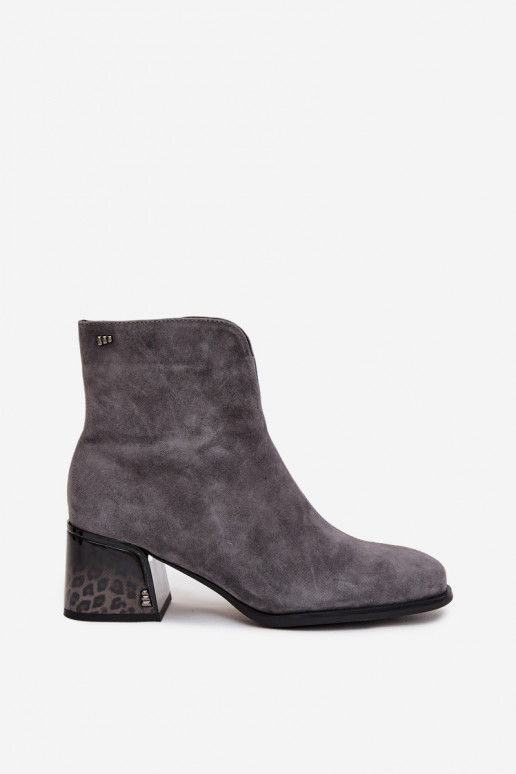 Pealiste poolsaapadPealturalnego seemisnakhsedu kõrge jämeda kontsaga voodriga Vinceza 66806 Halli värvi