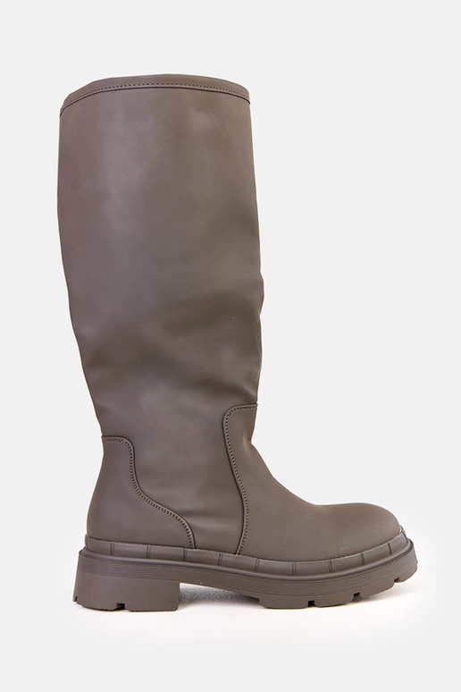 Rohelised matt sünteetilisest nahast...