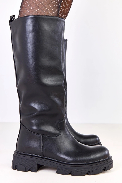 Mustad sisenemis-sünteetilisest...